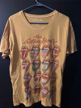 The Rolling Stones Yellow Kids Flag Tongue Graphic Tee 2014 vintage